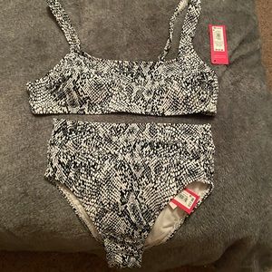 Women’s swim suit pair
